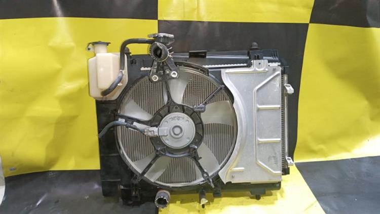Радиатор основной Тойота Витц во Владикавказе 105088