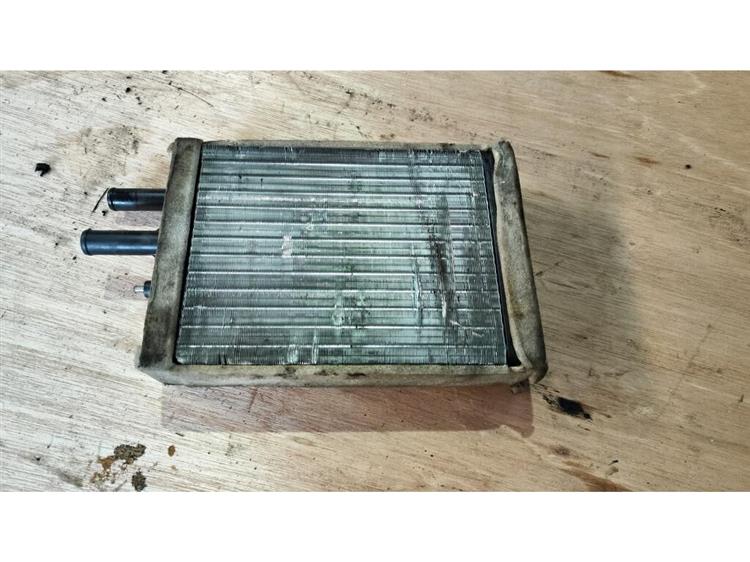 Радиатор печки Исузу Гига во Владикавказе 240069