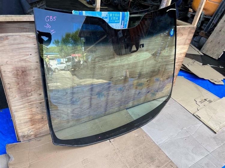 Лобовое стекло Хонда Фрид во Владикавказе 245685