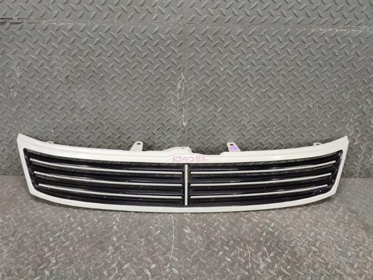 Решетка радиатора Тойота Исис во Владикавказе 420163