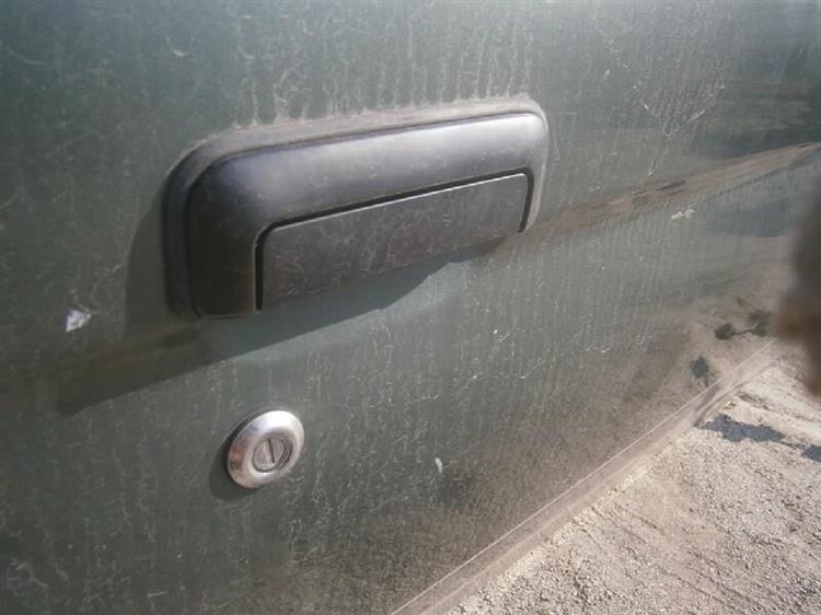 Дверь Мицубиси Челенжер во Владикавказе 50066