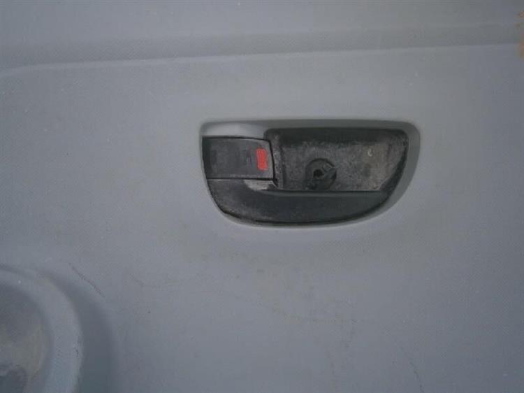 Дверь Тойота Приус во Владикавказе 66096