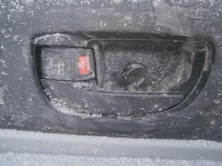 Дверь Тойота Приус во Владикавказе 66101