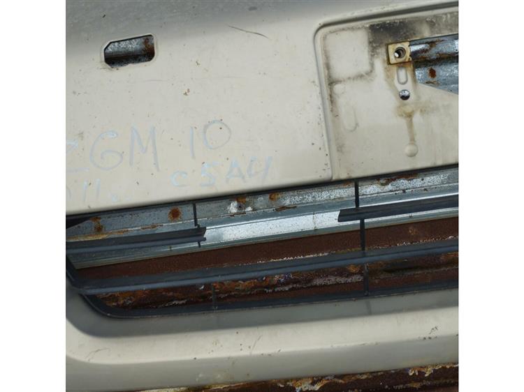 Решетка радиатора Тойота Исис во Владикавказе 91579