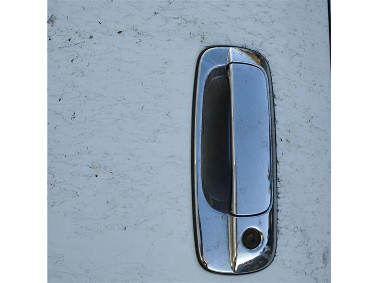 Дверь Тойота Краун во Владикавказе 94144